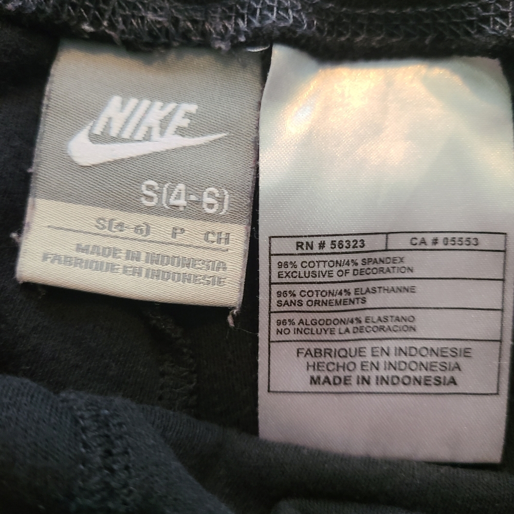 Nike Capri Joggers - Picture 2 of 3
